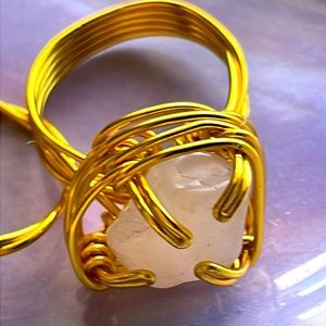 🎄SALE 3/$9🎄HANDMADE NATURAL RAW QUARTZ GEMSTONE GOLD TONE WIRE RING!